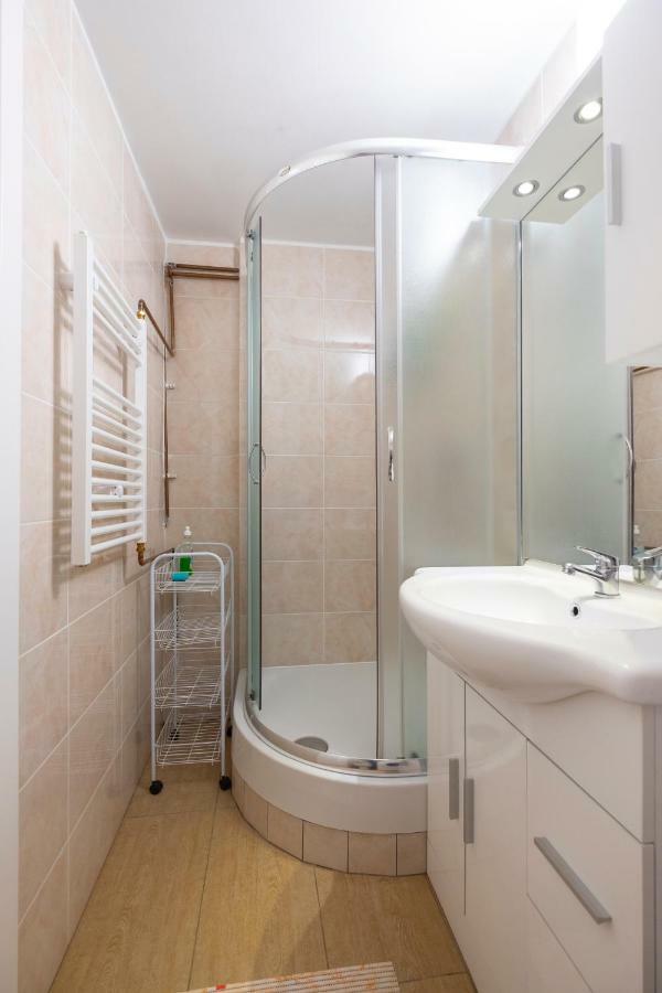 Newly Renovated Studio With Air Conditioner & Free Parking Любляна Екстериор снимка